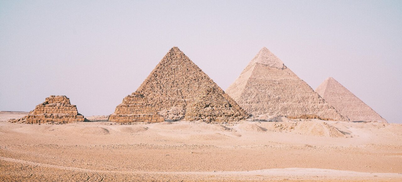 pyramids 8082017 1920